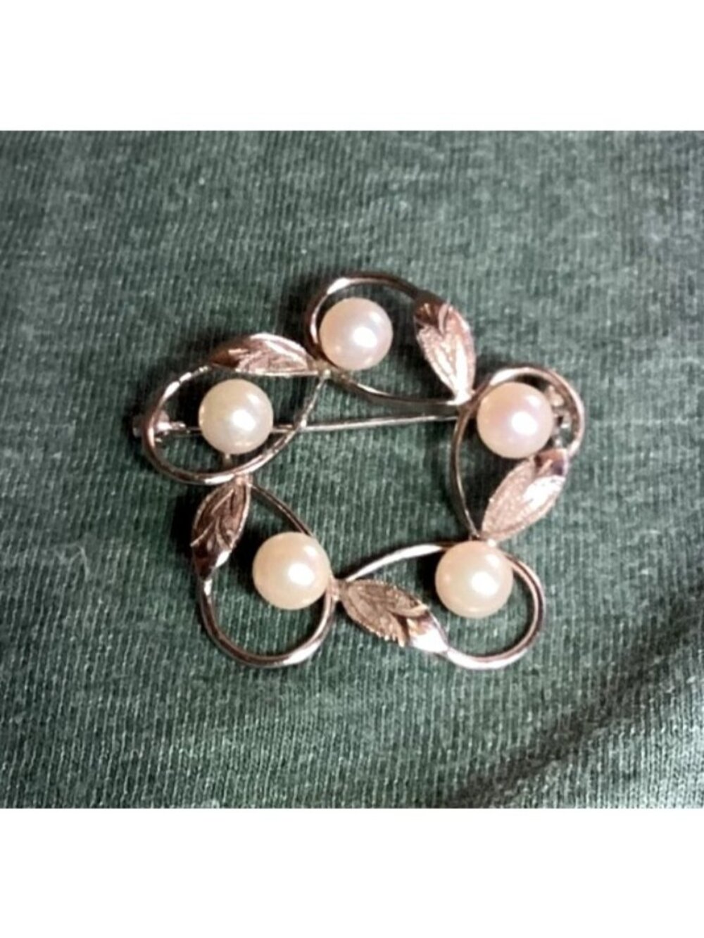 Vintage Pearl Wreath Brooch Pin Pendant Silver Tone Leaf & Vine Design